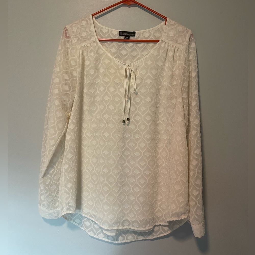 Beautiful Textured Cream Color Tunic Blouse Sz M